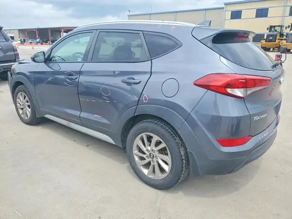KM8J33A44JU666167 2018 HYUNDAI TUCSON - Image 2