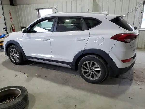 KM8J33A44JU667092 2018 HYUNDAI TUCSON - Image 2