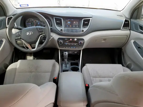 KM8J33A44JU672065 2018 HYUNDAI TUCSON - Image 8