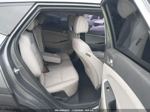 KM8J33A44JU679212 2018 HYUNDAI TUCSON - Image 8