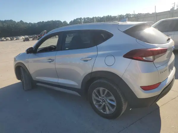 KM8J33A44JU680182 2018 HYUNDAI TUCSON - Image 2