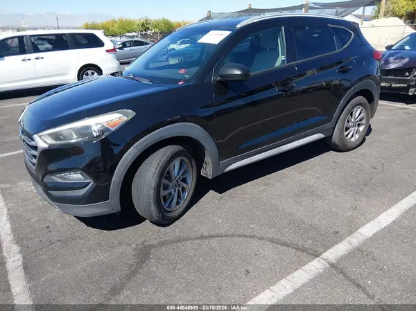 KM8J33A44JU684958 2018 HYUNDAI TUCSON - Image 2