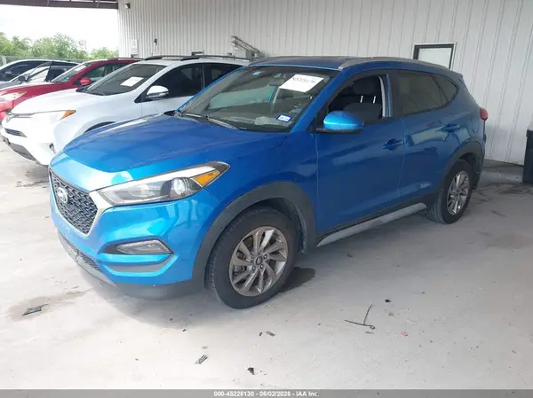 KM8J33A44JU689822 2018 HYUNDAI TUCSON - Image 2