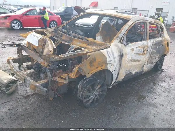 KM8J33A44JU689920 2018 HYUNDAI TUCSON - Image 2