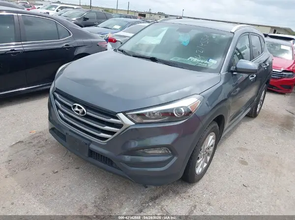 KM8J33A44JU692946 2018 HYUNDAI TUCSON - Image 2