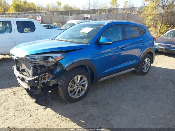 KM8J33A44JU696608 2018 HYUNDAI TUCSON - Image 2