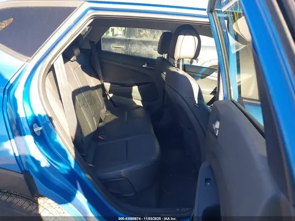 KM8J33A44JU696608 2018 HYUNDAI TUCSON - Image 8