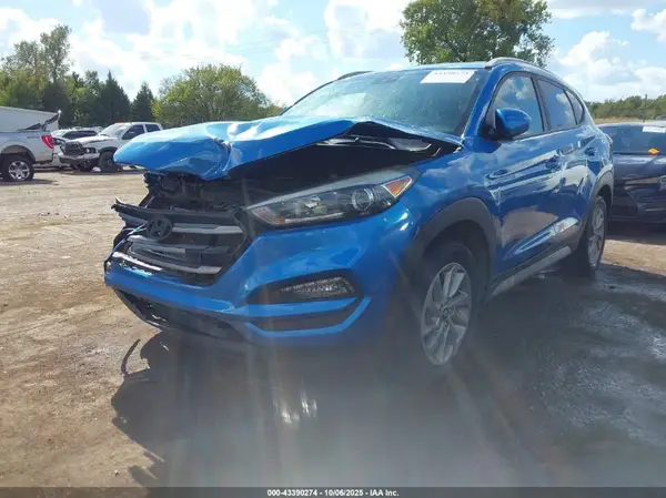 KM8J33A44JU699122 2018 HYUNDAI TUCSON - Image 2