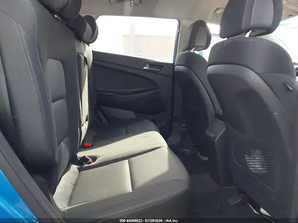 KM8J33A44JU705033 2018 HYUNDAI TUCSON - Image 8