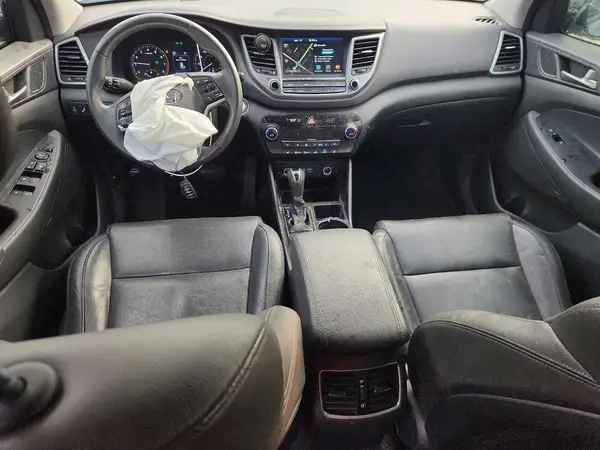 KM8J33A44JU710121 2018 HYUNDAI TUCSON - Image 8