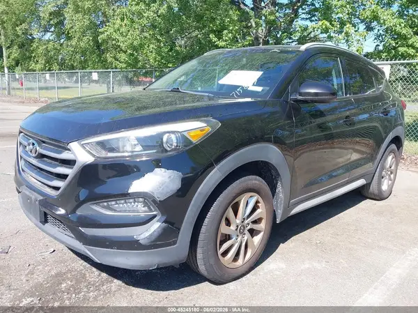 KM8J33A44JU715867 2018 HYUNDAI TUCSON - Image 2