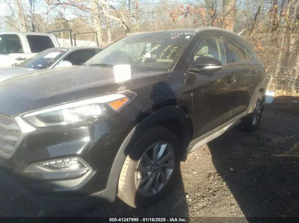 KM8J33A44JU721684 2018 HYUNDAI TUCSON - Image 2