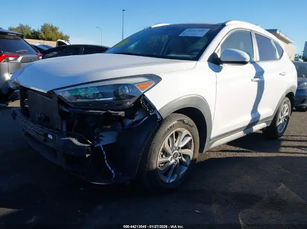 KM8J33A44JU722706 2018 HYUNDAI TUCSON - Image 2
