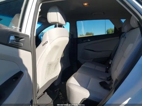 KM8J33A44JU722706 2018 HYUNDAI TUCSON - Image 8