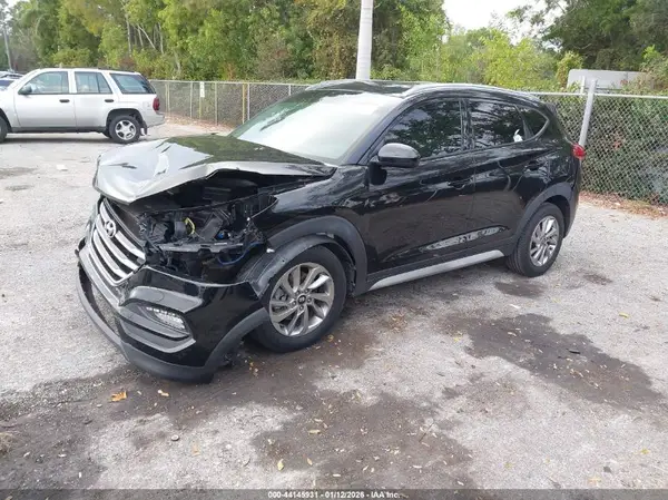 KM8J33A44JU736850 2018 HYUNDAI TUCSON - Image 2