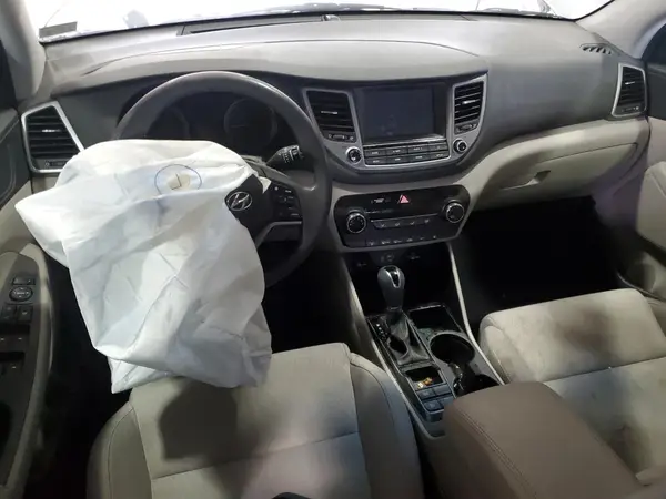 KM8J33A44JU742888 2018 HYUNDAI TUCSON - Image 8