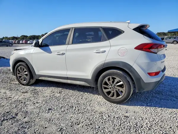 KM8J33A44JU749744 2018 HYUNDAI TUCSON - Image 2