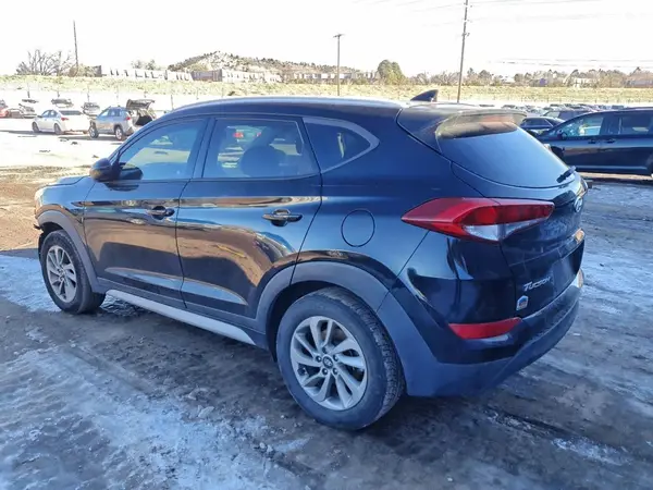 KM8J33A44JU756029 2018 HYUNDAI TUCSON - Image 2