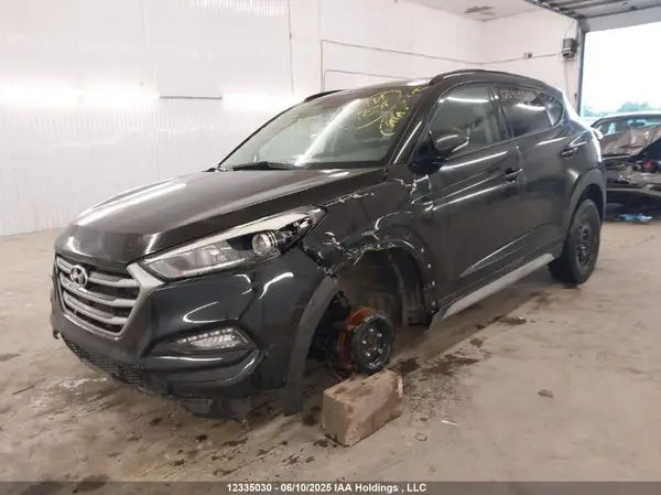 KM8J33A44JU756287 2018 HYUNDAI TUCSON - Image 2