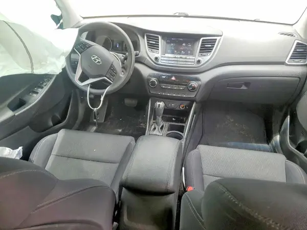 KM8J33A44JU776720 2018 HYUNDAI TUCSON - Image 8