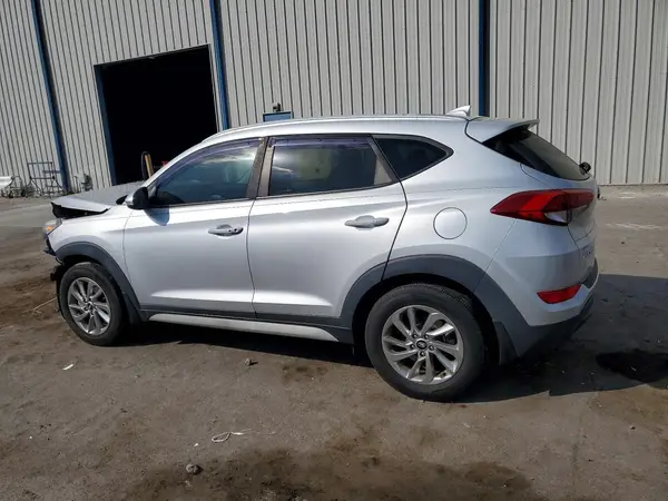 KM8J33A44JU778788 2018 HYUNDAI TUCSON - Image 2