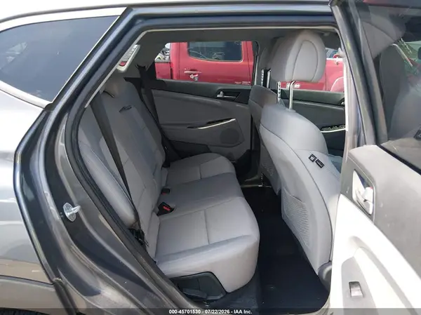 KM8J33A44JU789676 2018 HYUNDAI TUCSON - Image 8
