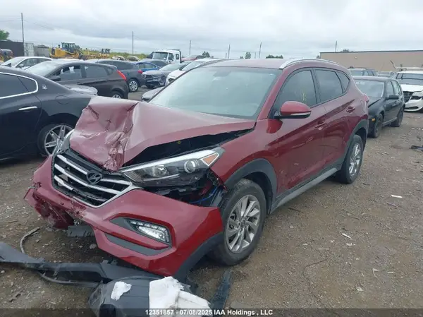 KM8J33A44JU804502 2018 HYUNDAI TUCSON - Image 2