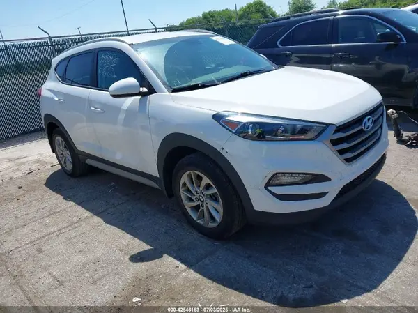 KM8J33A44JU809473 2018 HYUNDAI TUCSON - Image 1
