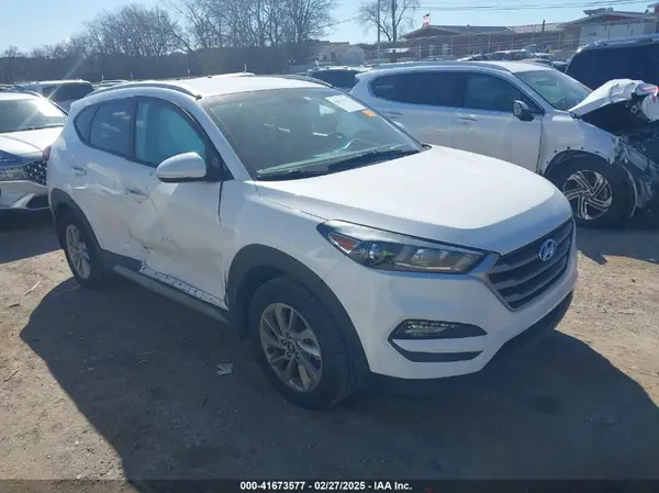 KM8J33A44JU824328 2018 HYUNDAI TUCSON - Image 1