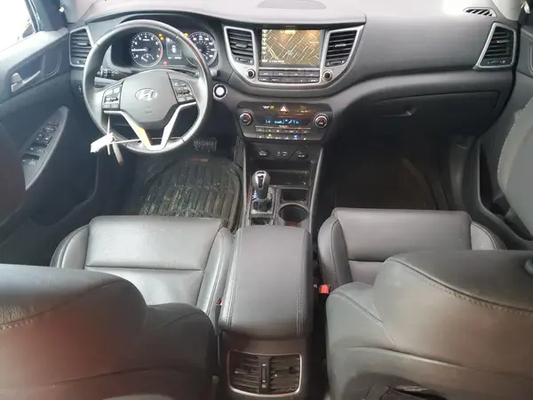 KM8J33A44JU829528 2018 HYUNDAI TUCSON - Image 8