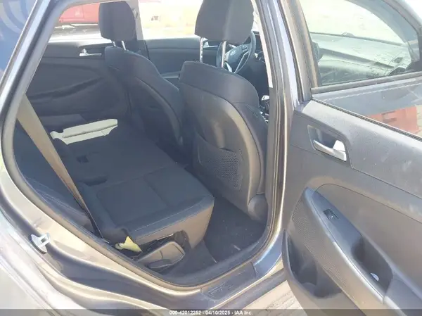 KM8J33A44KU843172 2019 HYUNDAI TUCSON - Image 8