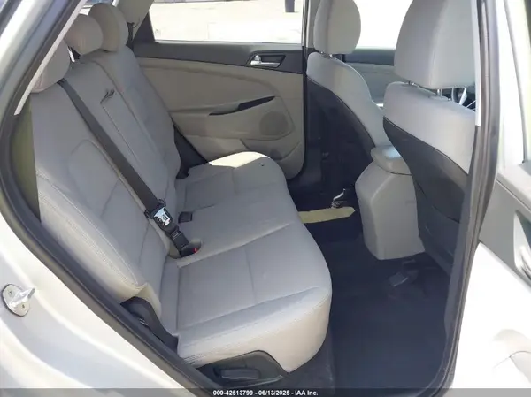 KM8J33A44KU850106 2019 HYUNDAI TUCSON - Image 8