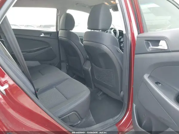 KM8J33A44KU883025 2019 HYUNDAI TUCSON - Image 8