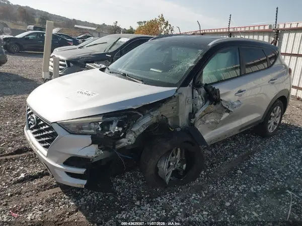 KM8J33A44KU911826 2019 HYUNDAI TUCSON - Image 2