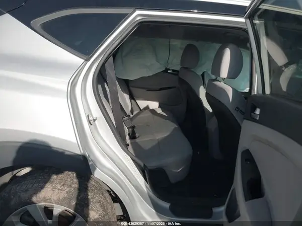 KM8J33A44KU911826 2019 HYUNDAI TUCSON - Image 8