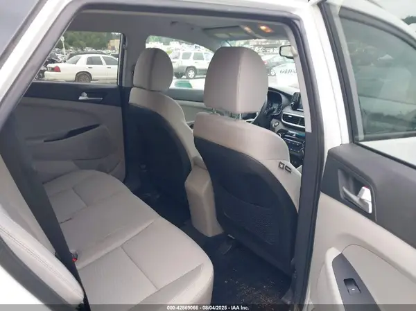 KM8J33A44MU362616 2021 HYUNDAI TUCSON - Image 8