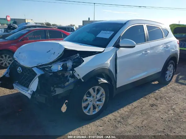 KM8J33A44MU385684 2021 HYUNDAI TUCSON - Image 2