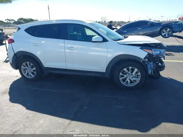 KM8J33A44MU390206 2021 HYUNDAI TUCSON - Image 1
