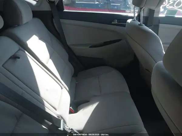 KM8J33A45GU062040 2016 HYUNDAI TUCSON - Image 8