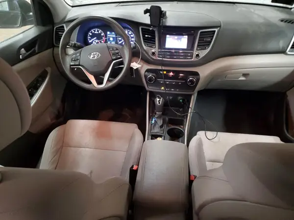 KM8J33A45GU062605 2016 HYUNDAI TUCSON - Image 8