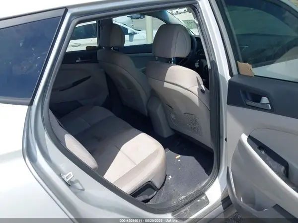KM8J33A45GU075354 2016 HYUNDAI TUCSON - Image 8