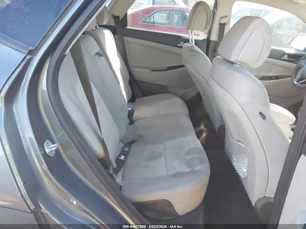 KM8J33A45GU082921 2016 HYUNDAI TUCSON - Image 8