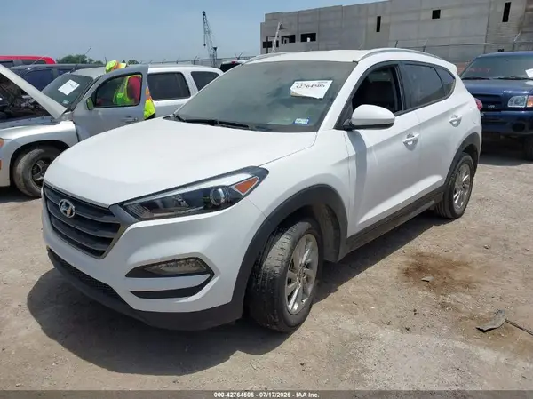 KM8J33A45GU110975 2016 HYUNDAI TUCSON - Image 2