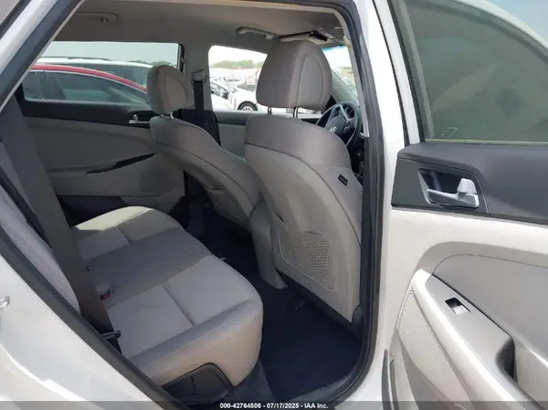 KM8J33A45GU110975 2016 HYUNDAI TUCSON - Image 8