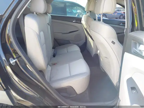 KM8J33A45GU130739 2016 HYUNDAI TUCSON - Image 8
