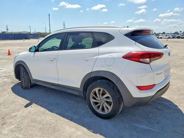 KM8J33A45GU160145 2016 HYUNDAI TUCSON - Image 2