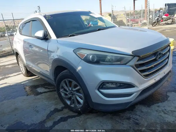 KM8J33A45GU174143 2016 HYUNDAI TUCSON - Image 1