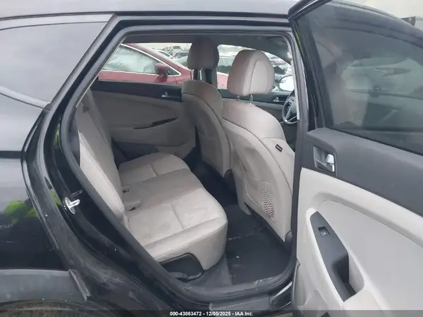 KM8J33A45GU180279 2016 HYUNDAI TUCSON - Image 8