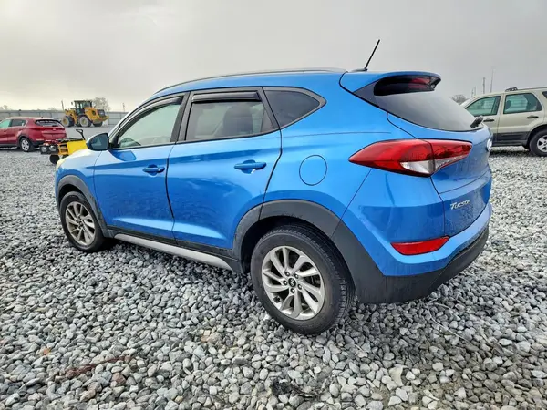 KM8J33A45HU254396 2017 HYUNDAI TUCSON - Image 2