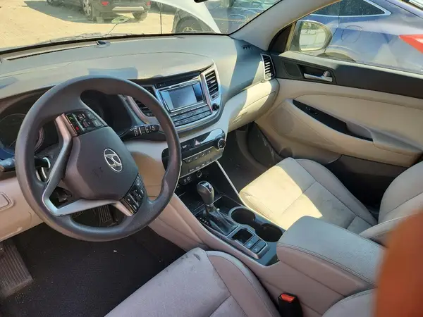 KM8J33A45HU262093 2017 HYUNDAI TUCSON - Image 8